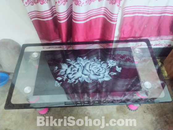 টি টেবিল